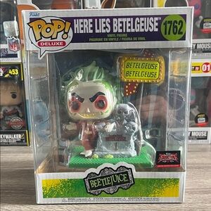 Funko Pop! Deluxe Betelgeuse Vinyl Figure - Green and Red